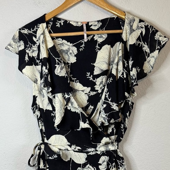 Free People French Quarter Black & Cream Floral Wrap Mini Dress Size Medium - Picture 3 of 13